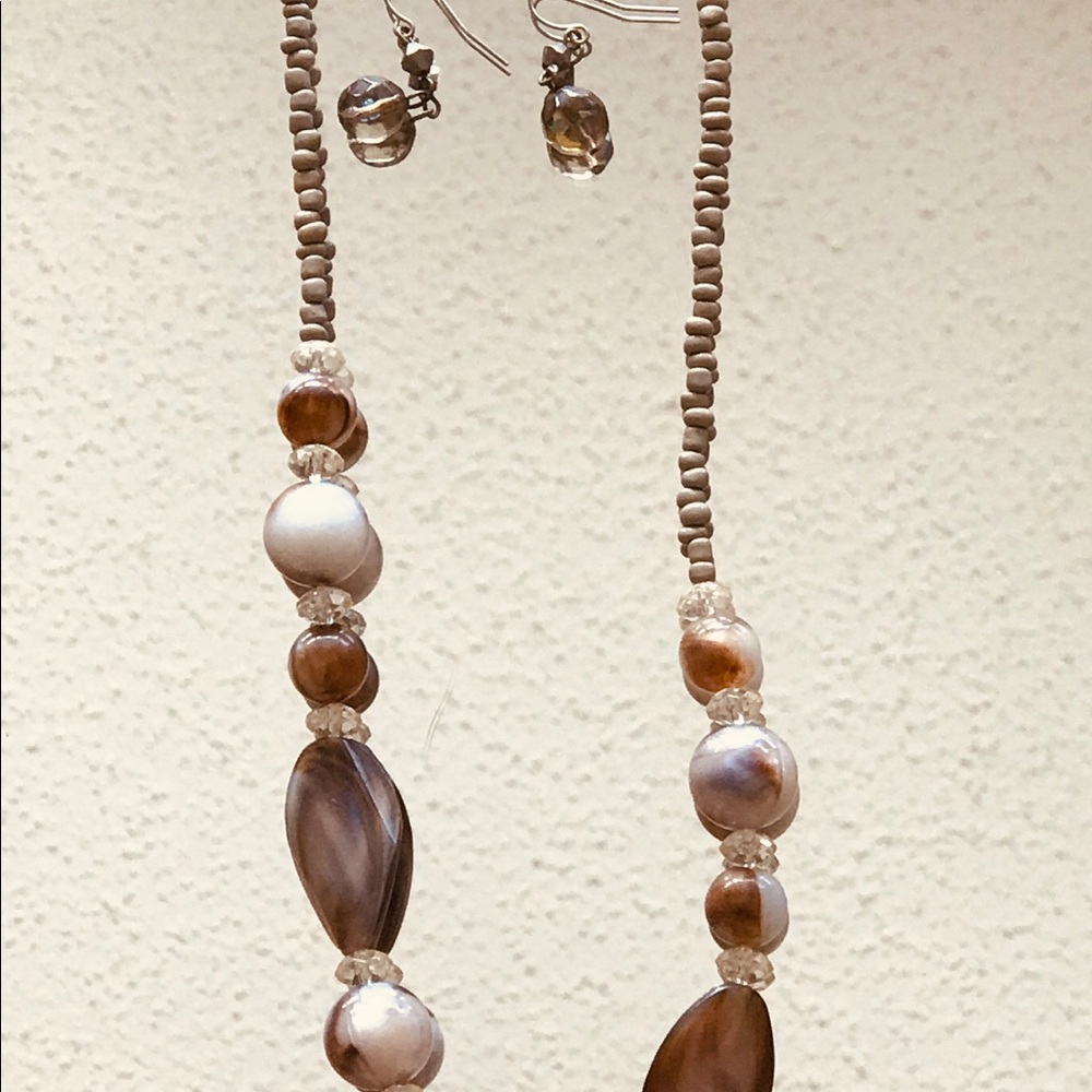 Necklace and earrings set